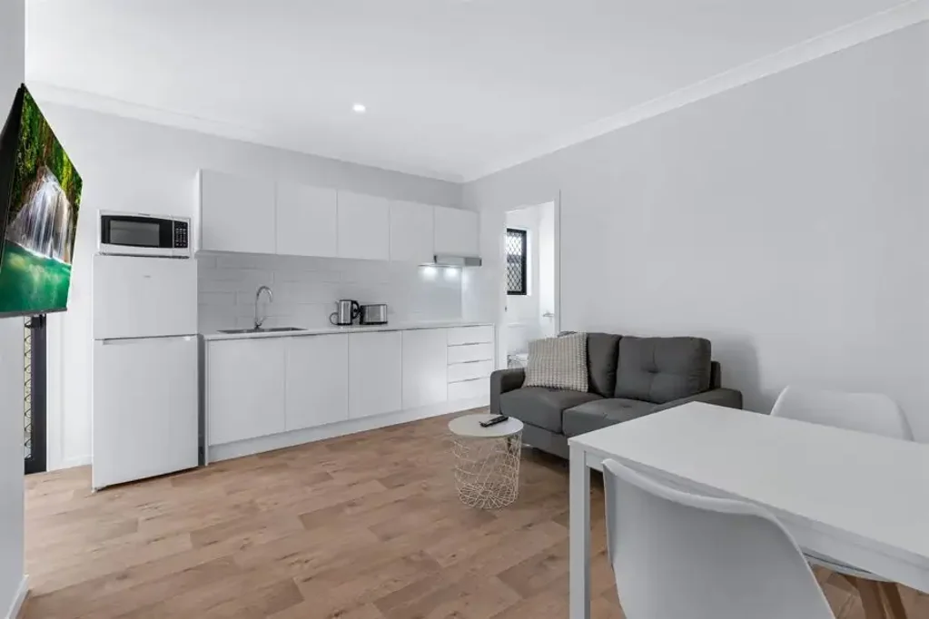 BRAND NEW DARRA STUDIOS WITH PARKING - LAST ONE!!