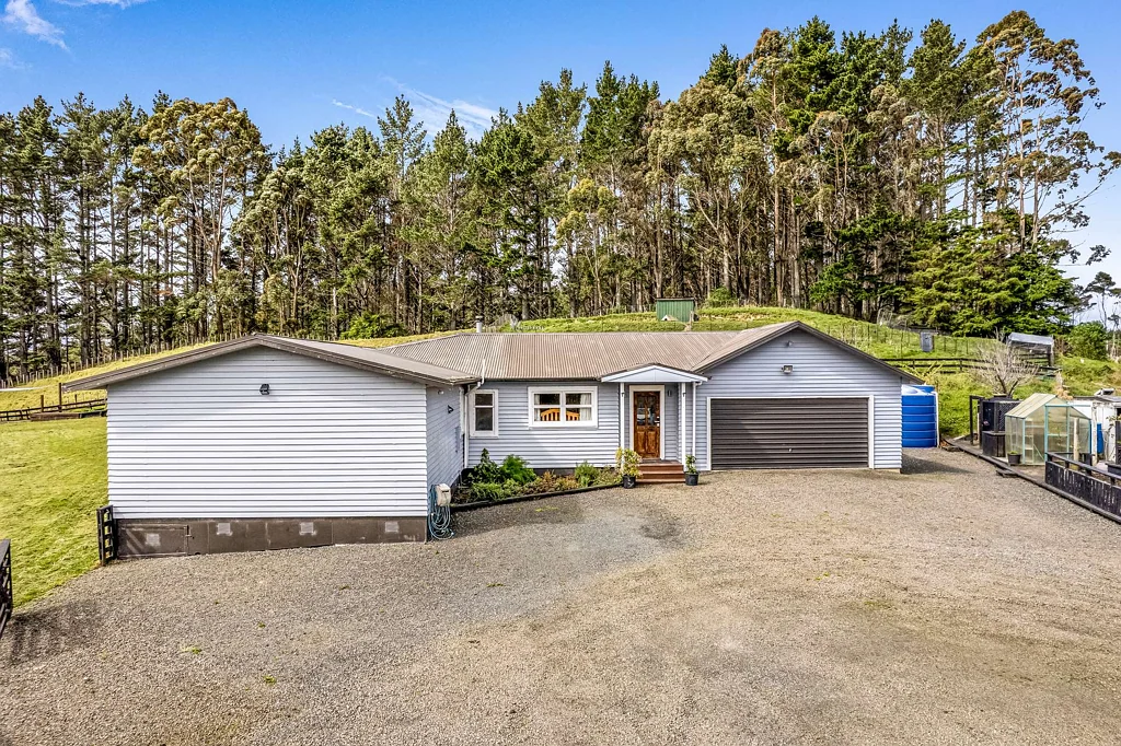 Makarau 4 Bedroom Live Large on 1.9ha Lifestyle Land