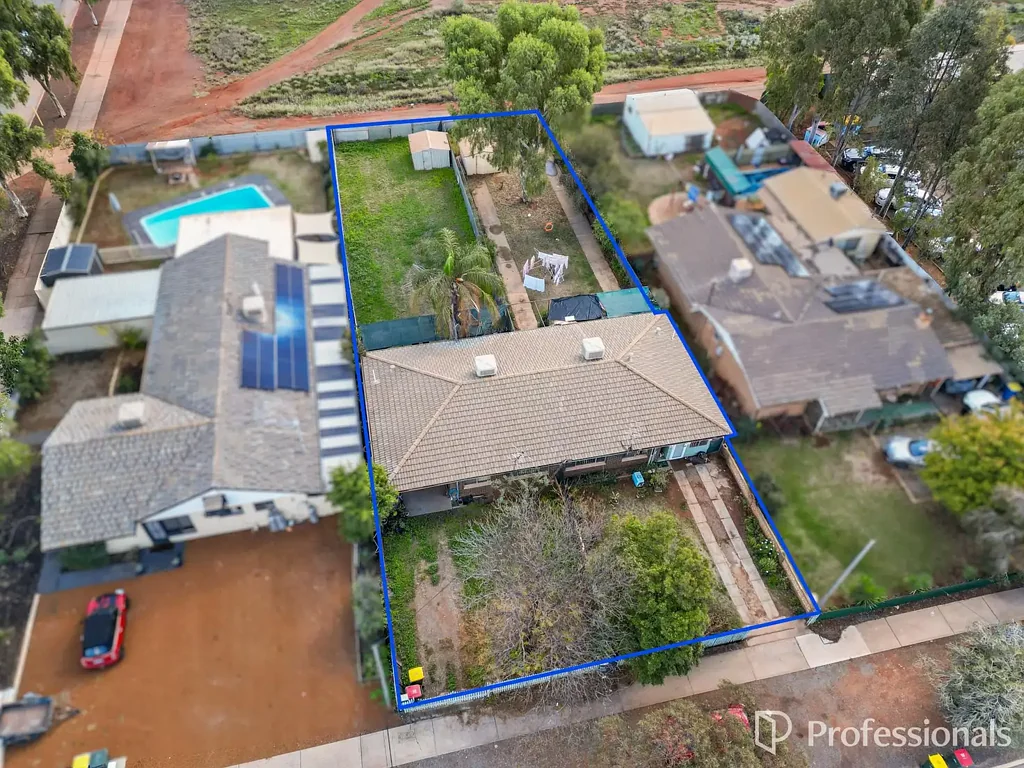 South Kalgoorlie 4બેડરૂમ Two Units. One Title. Double the Income!