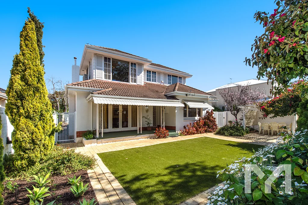18 Dandenong Road, Attadale, WA 6156