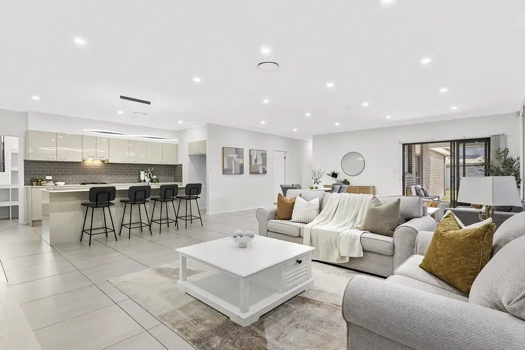Schofields 5 Slaapkamer North East Facing 27.64 sq, Immaculate Family Home Situated on a Generous 467sqm Block in the Heart of Schofields!