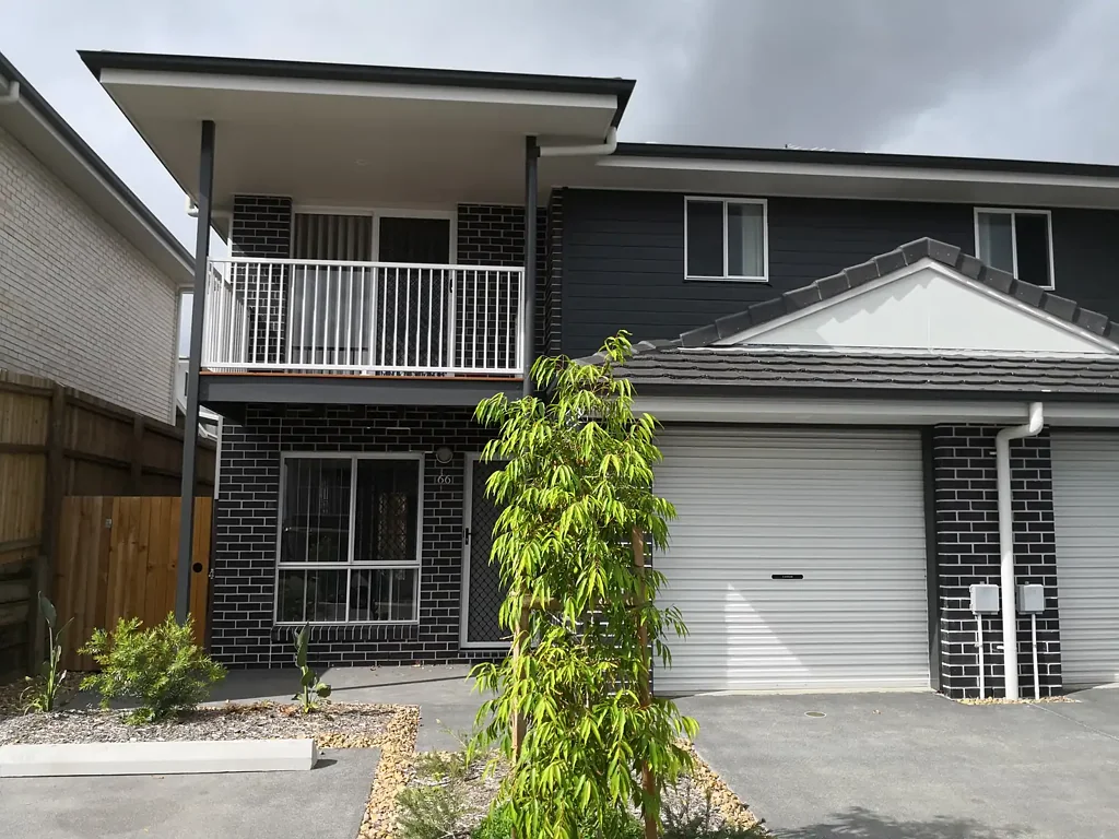 3 Bed Townhouse in popular complex