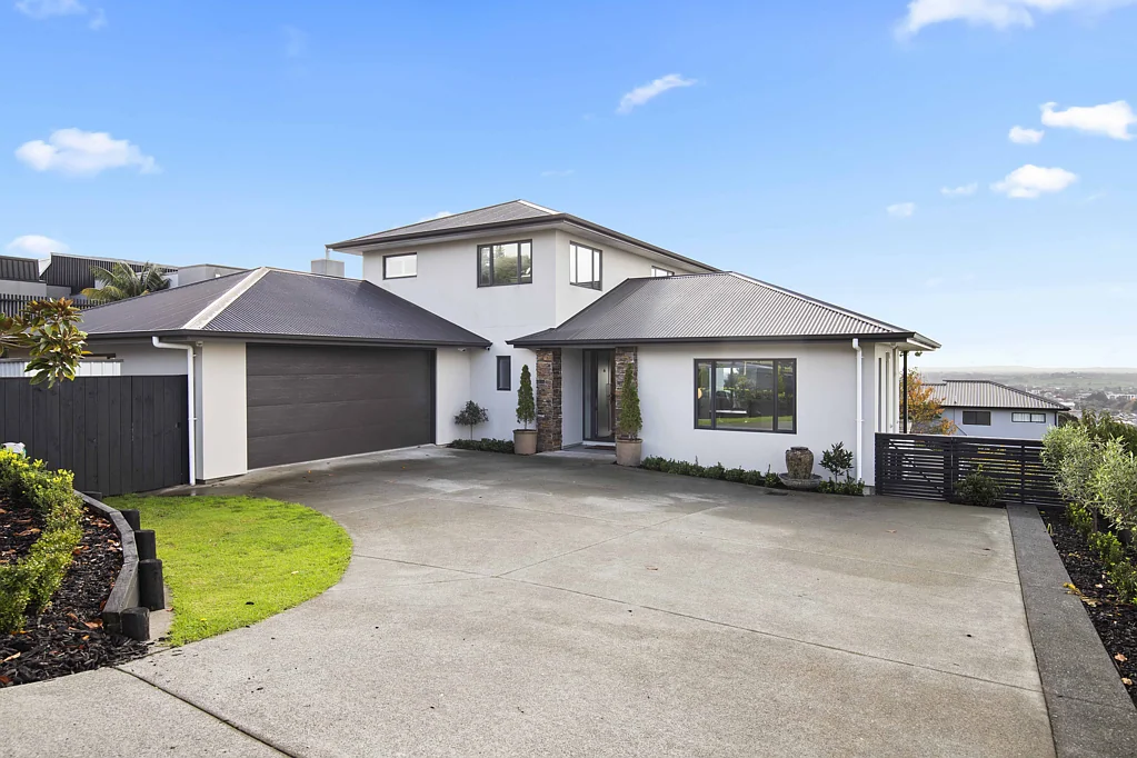 Pukekohe 4Moenga Panoramic Views & 50mm Solid Concrete Exterior