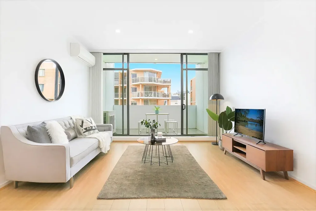Split Level Top Floor Modern Living With Resort-Style Facilities - total 123sqm!