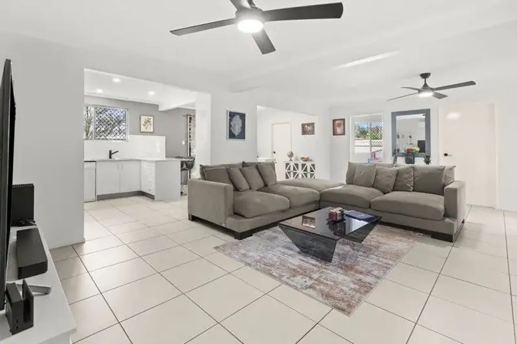 27 Carinya Street, Crestmead, QLD 4132