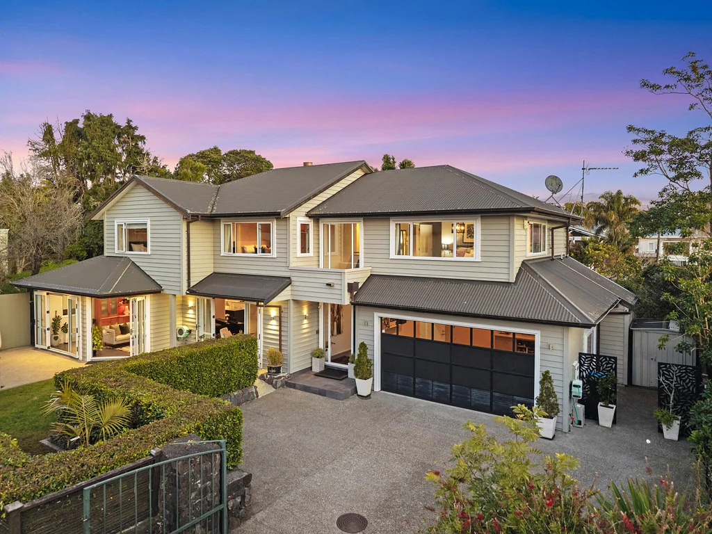 Mount Eden 4 Bedroom Executive Scale, Private Location