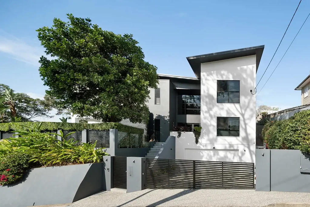 Bardon 5房 街角地块 430㎡阔宅 四车位车库 Miele厨房 盐水泳池 尊贵生活 Lifestyle Luxury in this Sensational Architectural Showpiece