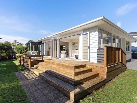 Bucklands Beach 3房  Refreshed charmer | Ready to call home