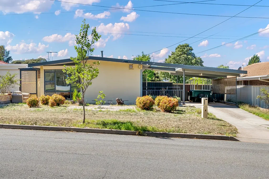 Modbury Heights 3房  A Solid Start with Room to Reimagine
