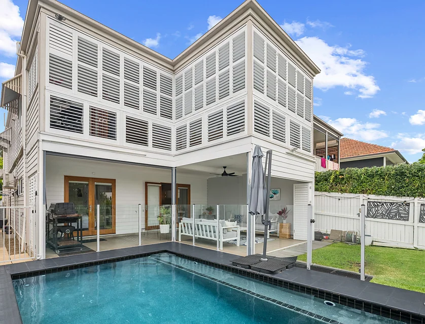 15 Erica Street, Cannon Hill, Brisbane - Eastern Region, 4房, 3浴, House