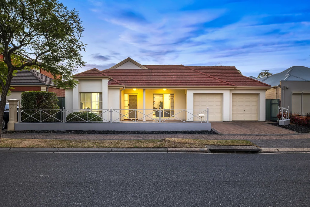 11 Parkview Drive, Mawson Lakes, SA 5095