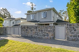 35 Chatham Avenue, Mount Albert