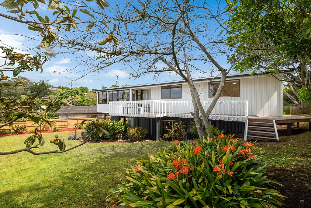 18 MacNay Way, Murrays Bay, North Shore City, Auckland