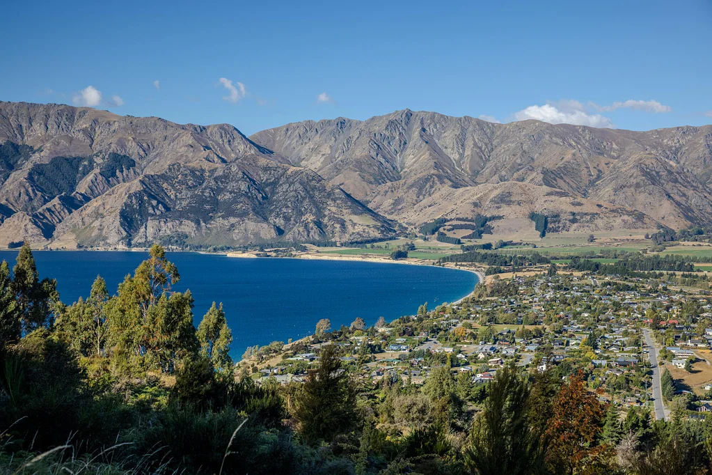 Albert Town A Rare Holding Above Lake Hawea