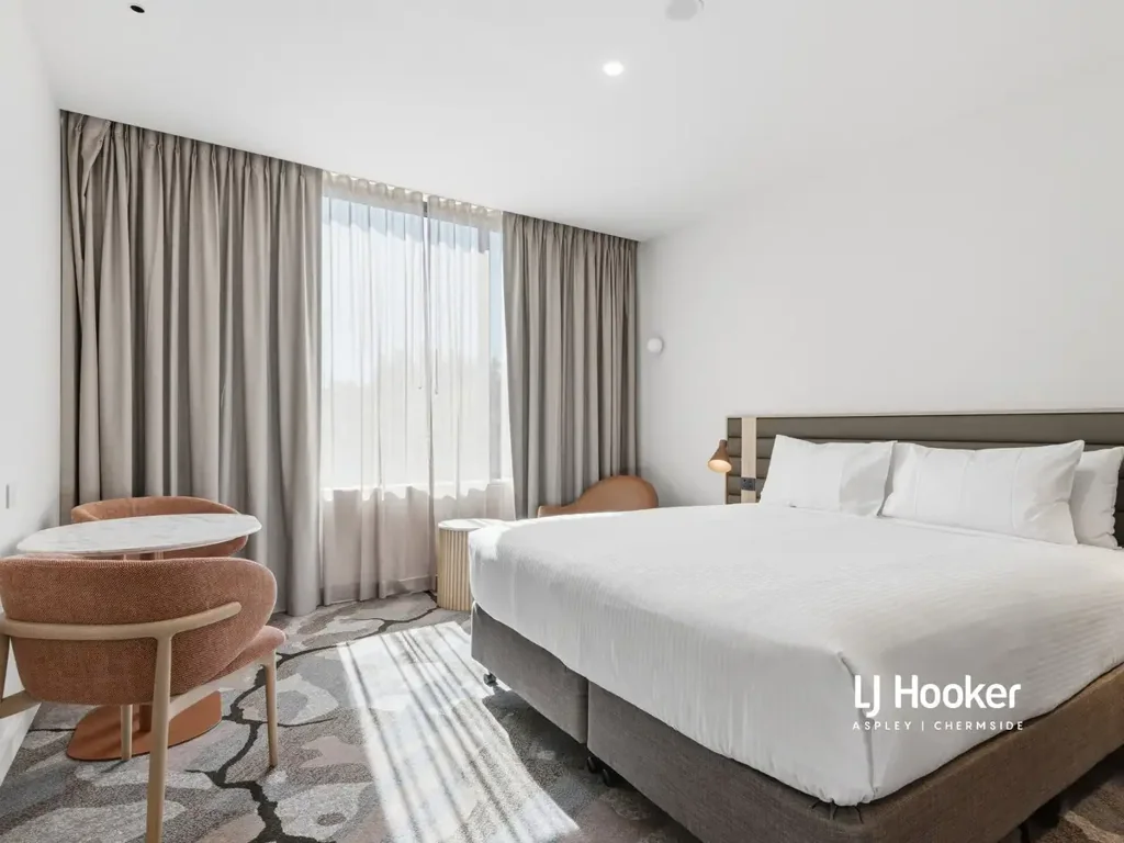 Sophisticated Fully Furnished Residence with Utilities Included!