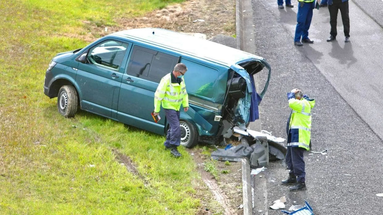 北岸发生严重车祸,一死一伤,部分道路现已关闭
