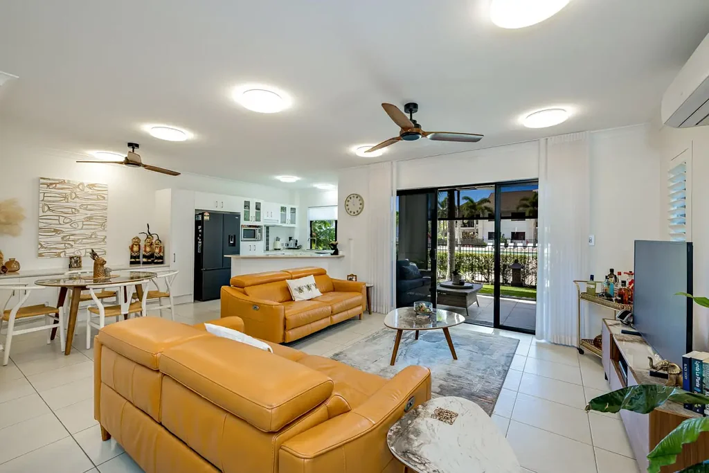 Mooroobool 2Moenga Exceptional Resort Style Living | Renovated Throughout