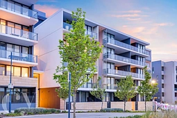 1/1 Kyle Way, Claremont