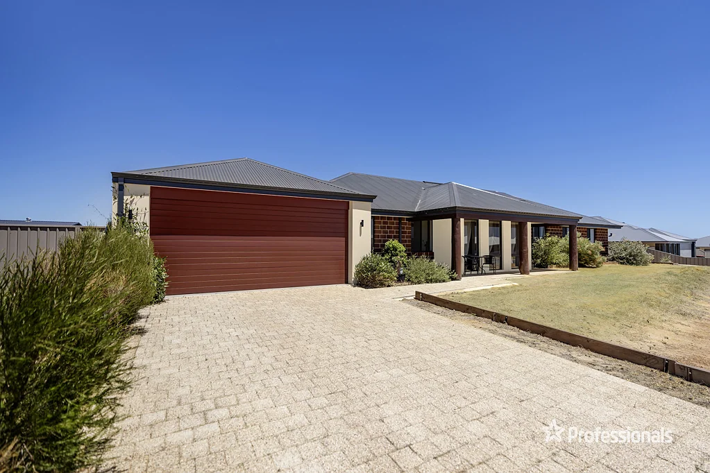 33 Wisteria Parade, Moresby, WA 6530