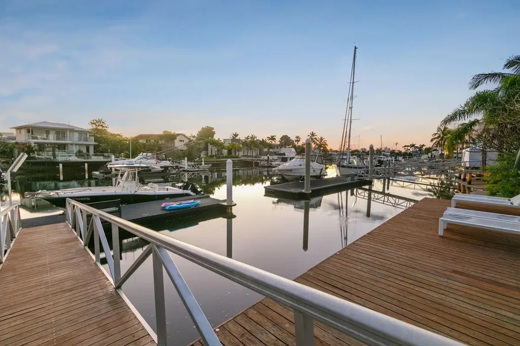 Minyama 3房  EFFORTLESS WATERFRONT LIVING WITH SPACE, STYLE & FLEXIBILITY!