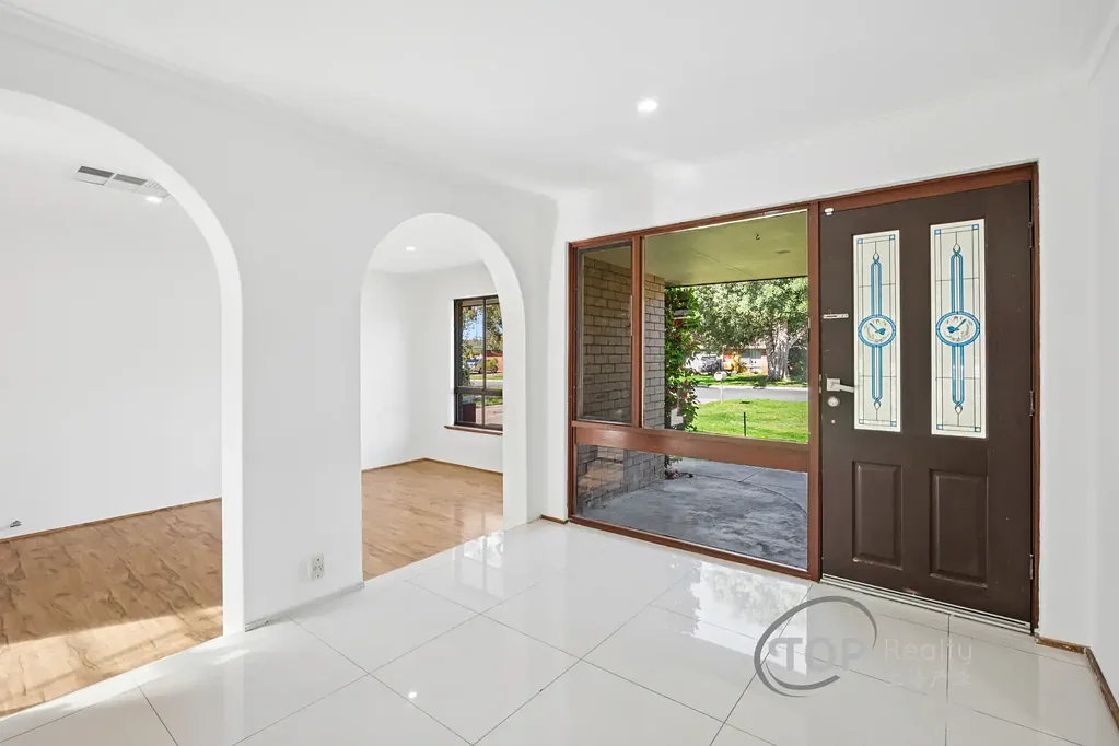 Thornlie 5房  UPDATED SPACIOUS FAMILY HOME