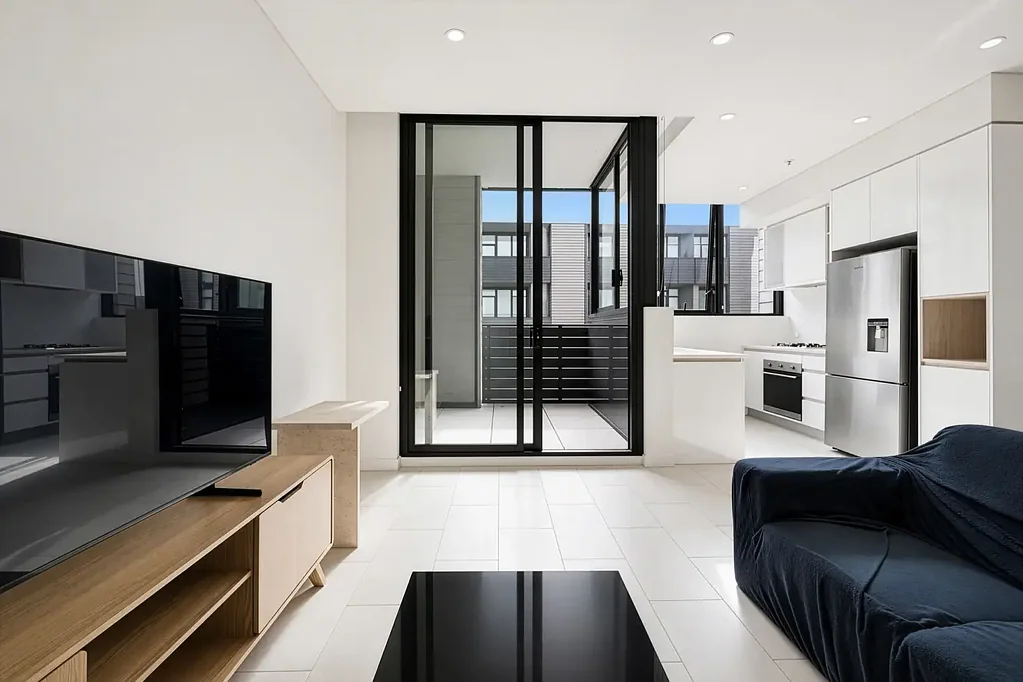 Furnished One Bedroom Apartment + Study Nook