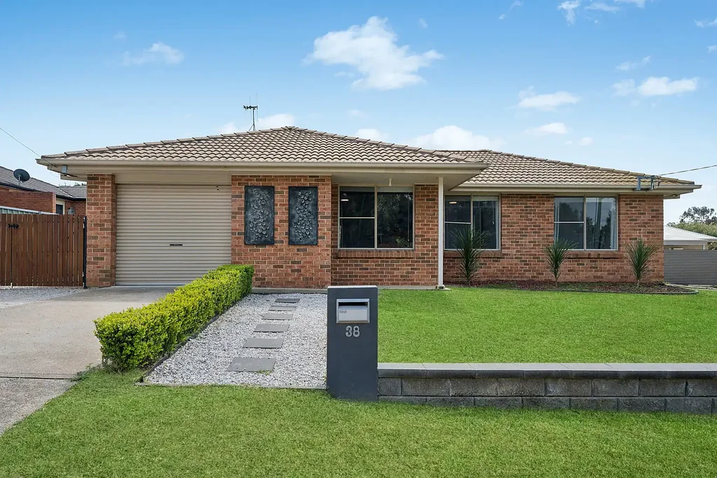 Mudgee 3房  Move-In Ready Brick Home in South Mudgee