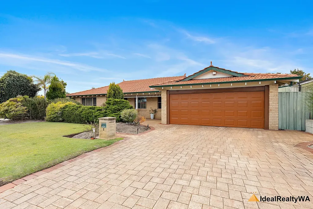 Willetton 4房  A Much-Loved Family Home in a Prime Willetton Corner Location