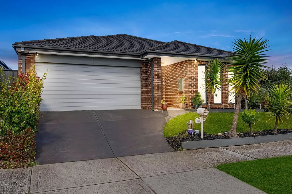 Modern Family Home in Prime Location - Close to M1 & Berwick