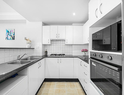 702/7-9 Churchill Avenue, Strathfield, Inner West, 2 침실, 2 욕실, Apartment