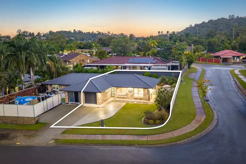 Oxenford 3房  Redefined Duplex Living - A Must See