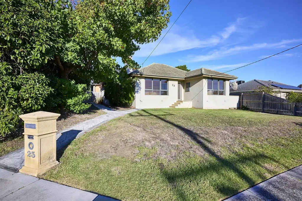 25 Lewis Road, Wantirna South, VIC 3152