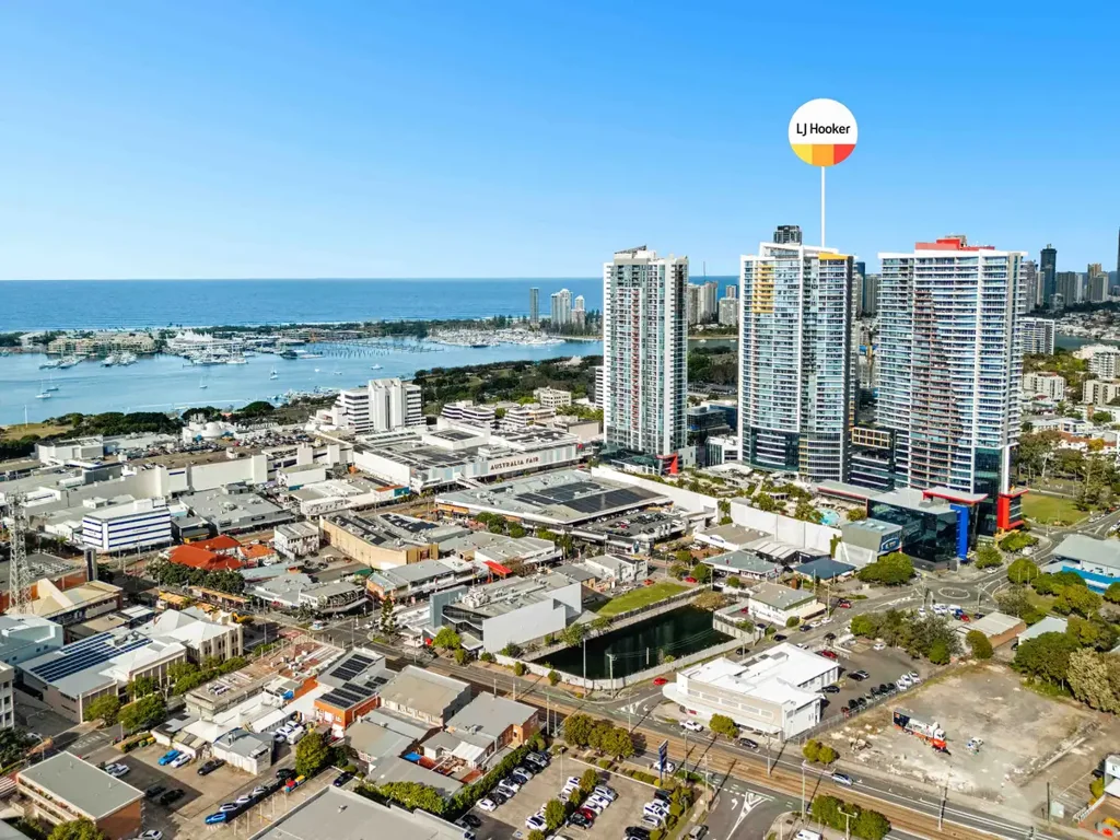 Southport 2chambre 29th-Floor Sky Home at Southport Central with Unbeatable Views
