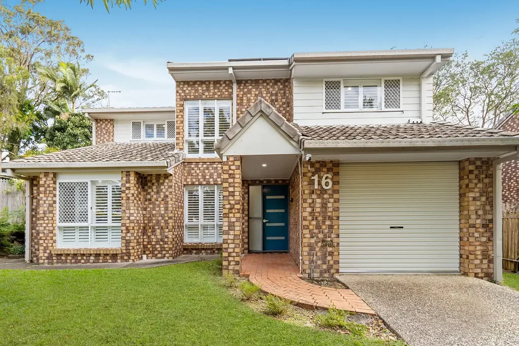 Stylish and Modern in Split-Level Townhome   Private, Spacious & Ready to Move in