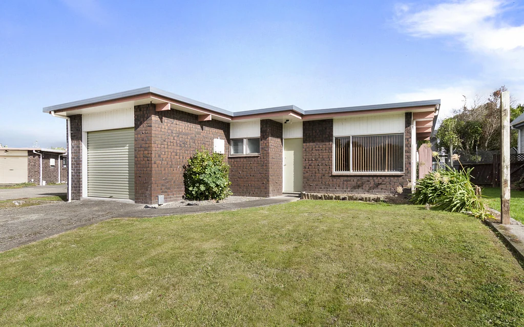 Ashhurst 2 Bedroom Affordable and tidy home!