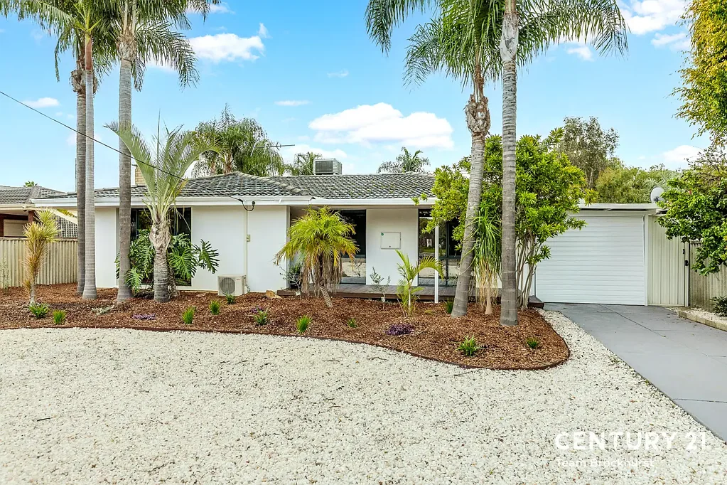 16 Charlton Place, Thornlie, WA 6108
