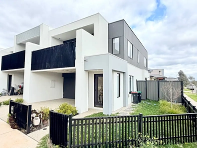 13 Eaglemont Drive, Strathtulloh, VIC 3338, 3房, 2浴, Townhouse