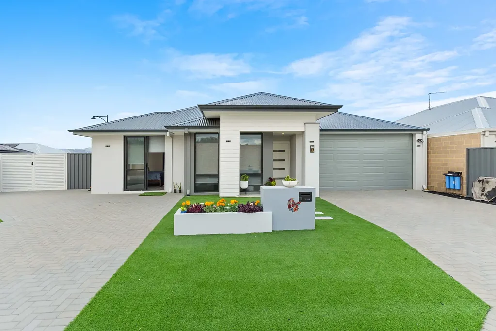 Baldivis 4房  Brand New 2025 Summit Home with Dual Master Suites & Designer Living