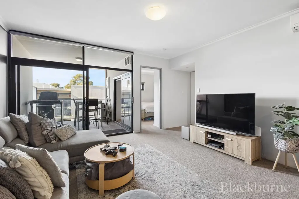 Perth 1 Bedroom Big on Space, Big on Location – Beaufort Street Gem