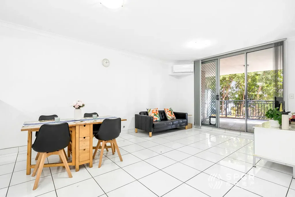 Auburn 2 Slaapkamer Spacious Two-Bedroom Apartment in Auburn Central