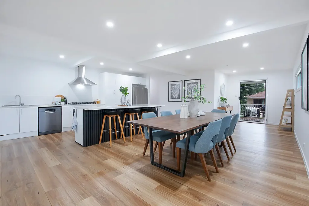 Carina 4 Bedroom Renovated, Family Living and Lifestyle Convenience