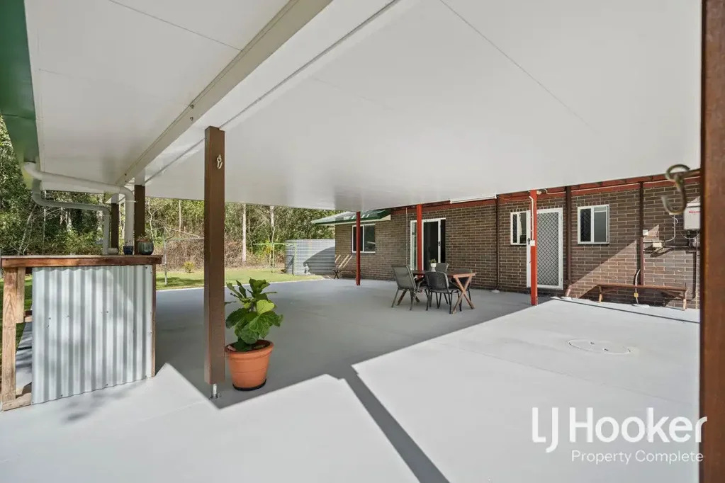 Jimboomba 4Kwarto 6.64 Acres Just Minutes from Jimboomba Central - Space to Live, Room to Grow!