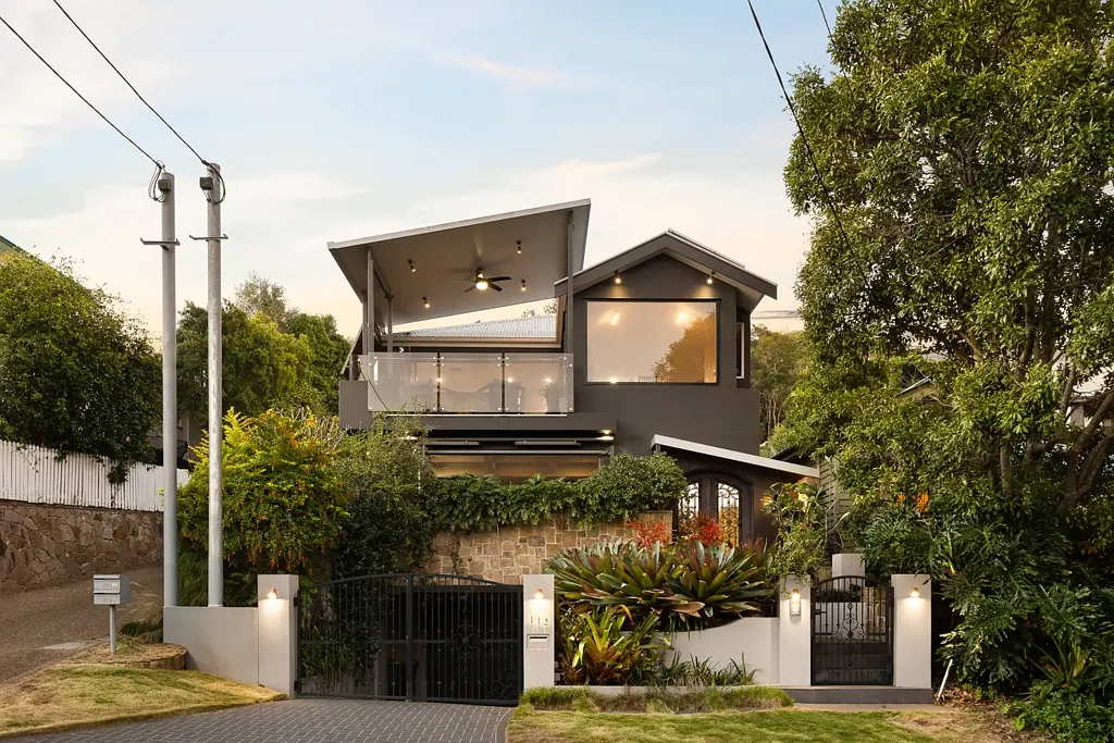 Windsor 5ห้องนอน Architectural Family Living with City Views, Poolside Entertaining & Mediterranean-Inspired Rooftop Terrace.