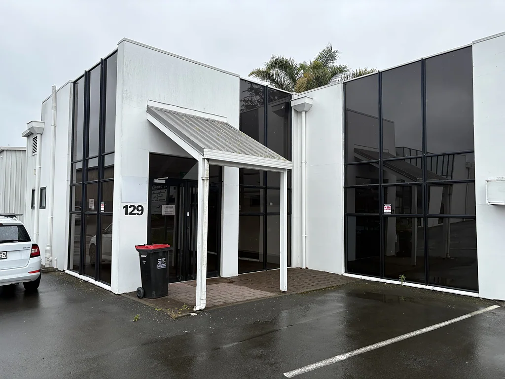 Camberley For lease - Industrial warehouse and office