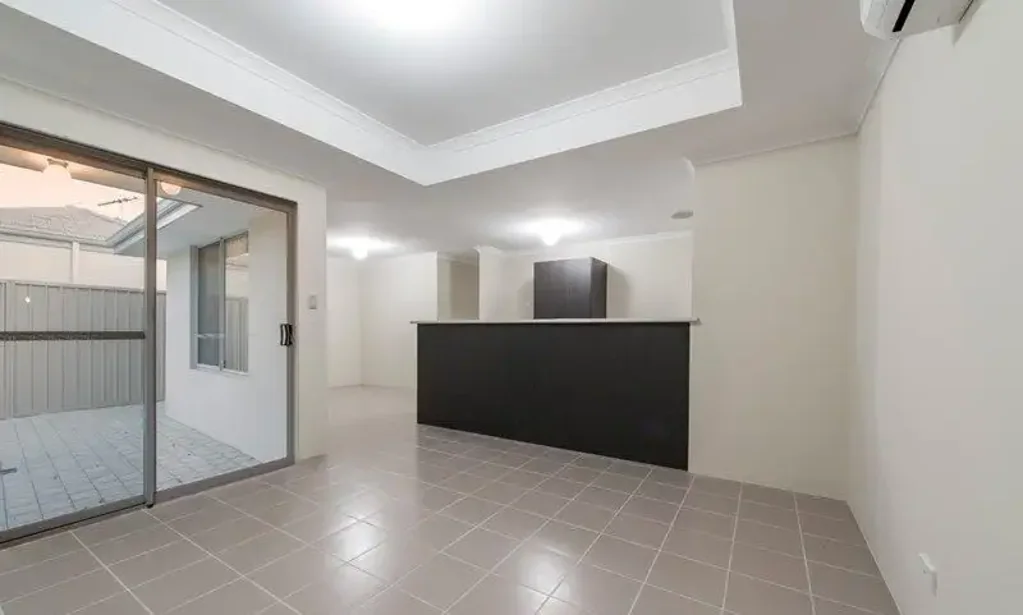 9/2 Positano Crescent, Yangebup, WA 6164
