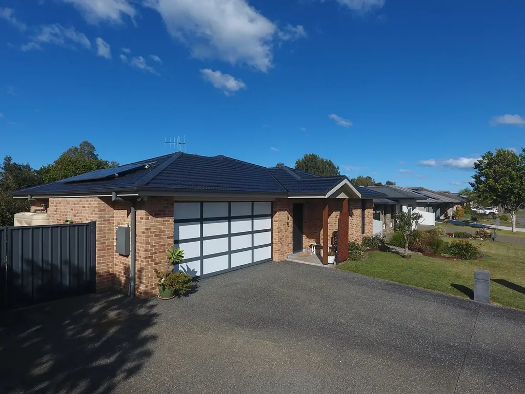 Harrington 4 Bedroom Luxurious Home on Golf Course with State-of-the-Art Features
