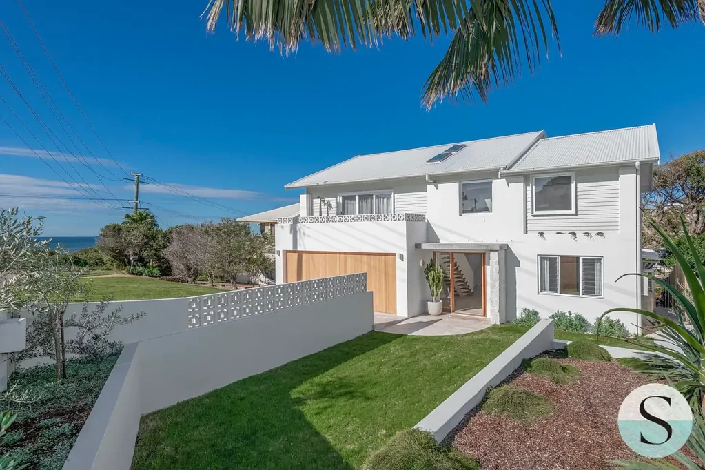 64 Ocean View Parade, Caves Beach, NSW 2281
