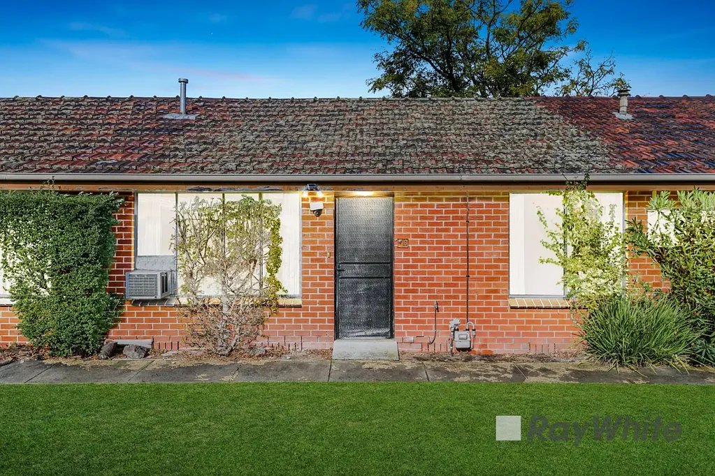 Dandenong 2Kwarto PRIME LIVING IN A CONVENIENT LOCAL!