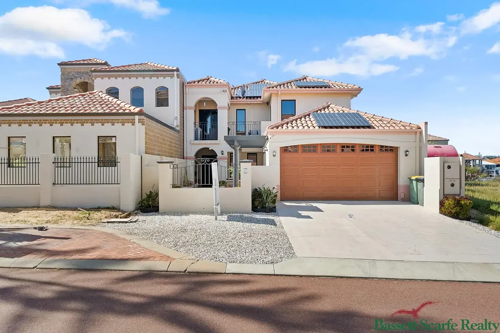 Wannanup 4房  STUNNING WATERFRONT LIVING