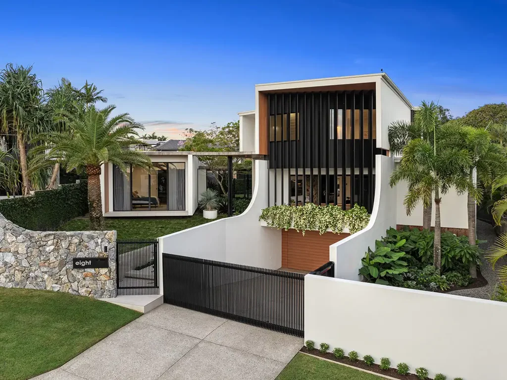 Mooloolaba 4部屋 BENCHMARK HOME FOR BEACHSIDE MOOLOOLABA!